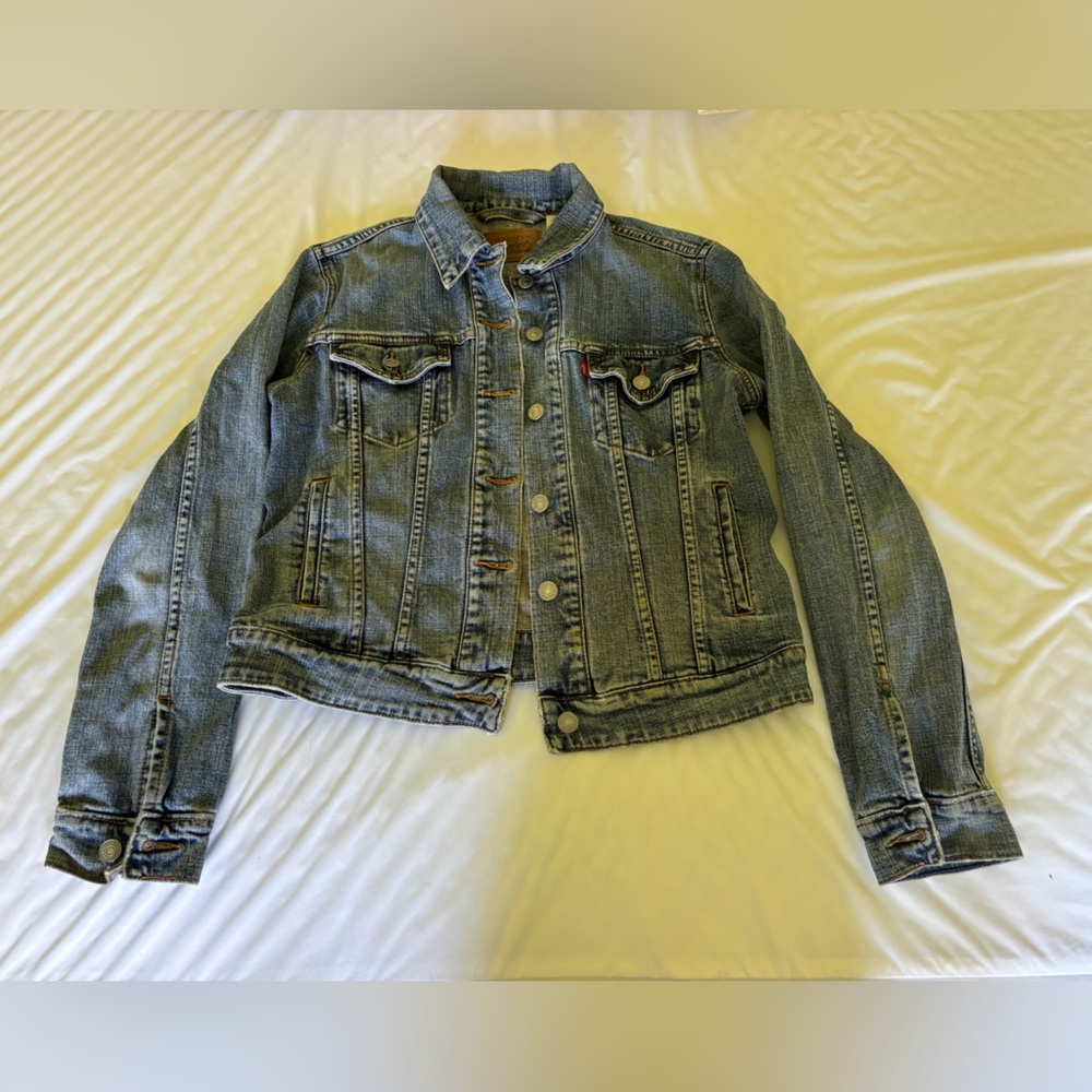 Make an offer! Levi's classic Blue cotton with stretch Denim Jean Jacket